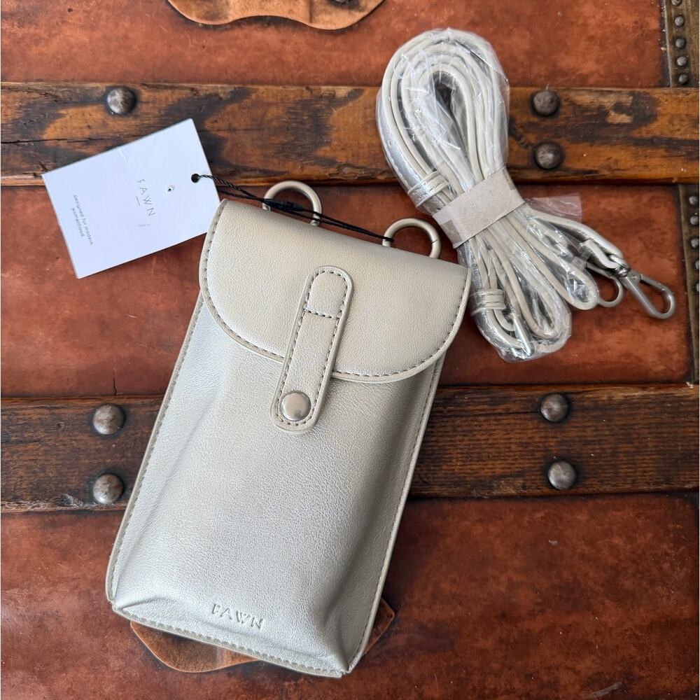 NWT Fawn design The Phone Bag Crossbody